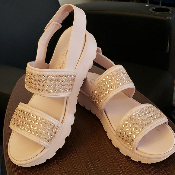 skechers glam party